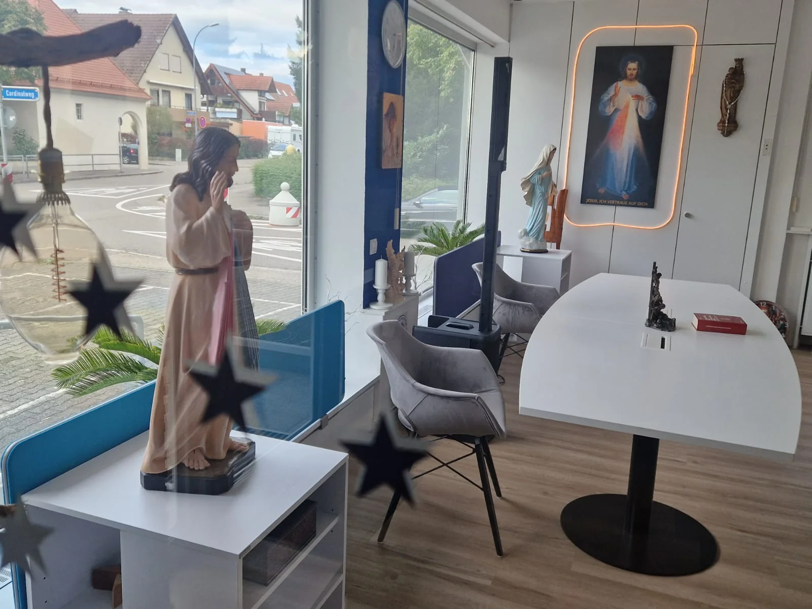 Barmherziger Jesus e.V. in Freiburg-St. Georgen - Außenansicht Front